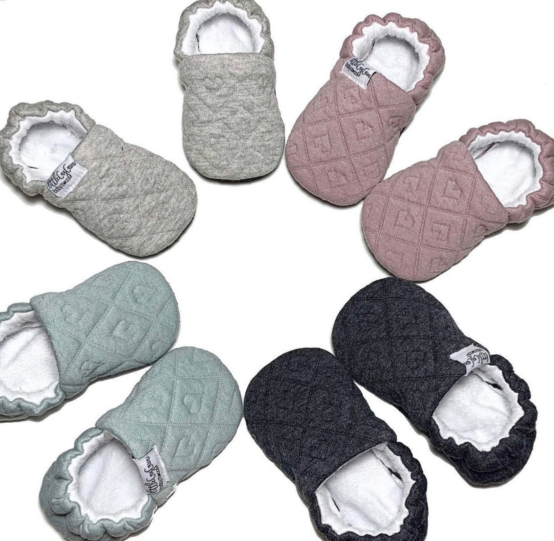 QUILTED KNIT MOCCS